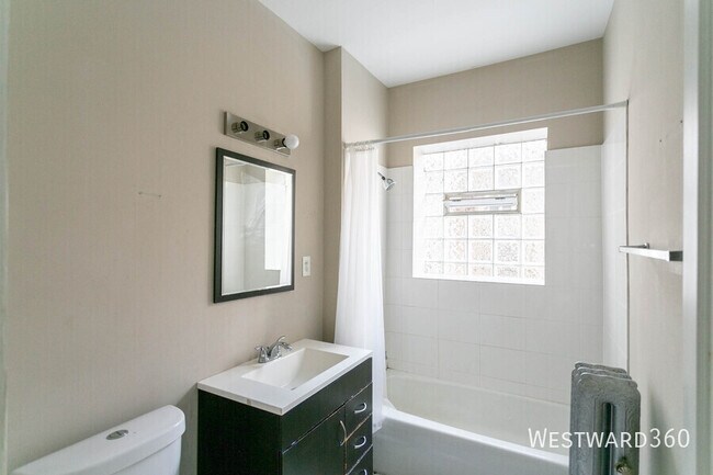 Building Photo - 5419 S Drexel Ave