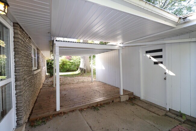 Building Photo - 501 Westerfield Way