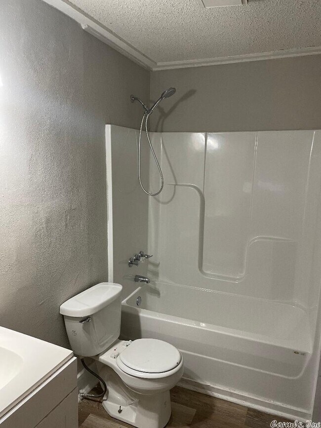 Building Photo - 202 Roosevelt Rd