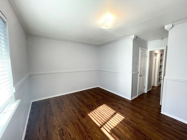 Building Photo - 8208 Sam Rayburn Dr