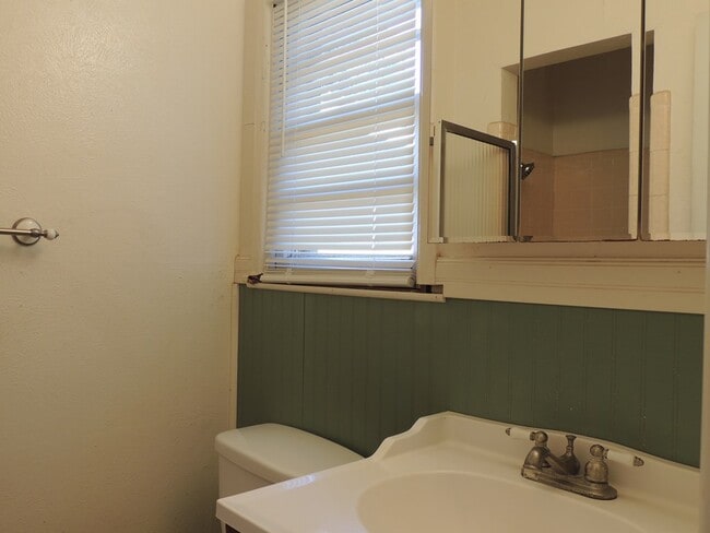 Building Photo - 1813 Petroleum Dr