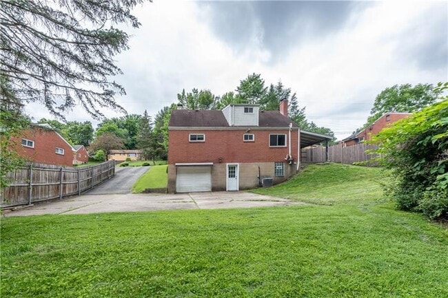 Building Photo - 1431 Lakeside Dr