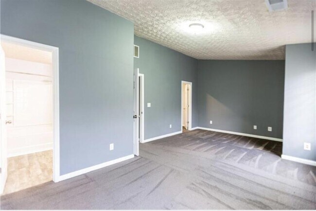 Building Photo - 2829 Vining Ridge Terrace