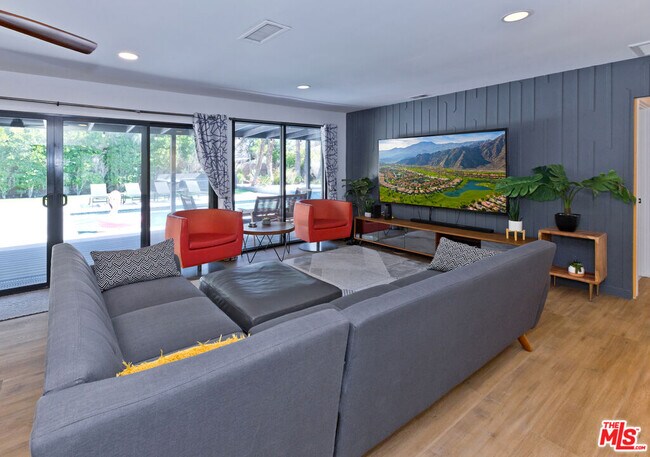 Building Photo - 2660 N Farrell Dr