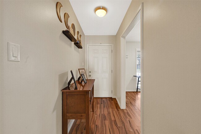 Building Photo - 1109 Frances Dr