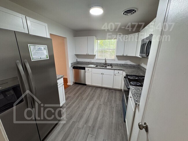 Building Photo - Coming Soon – Charming & Convenient 3-Bedr...