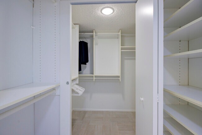 Building Photo - 120 S Ocean Blvd
