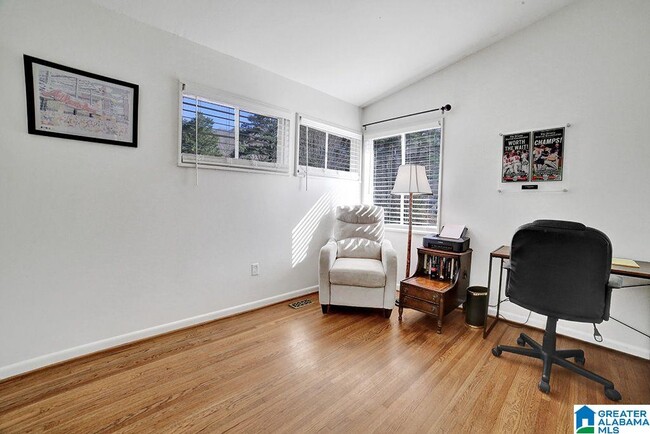 Building Photo - 204 Woodside Dr