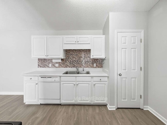 Building Photo - 107 Pelham Square Way