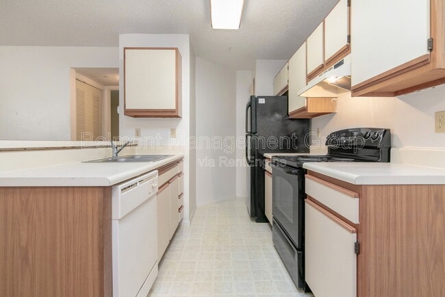 Building Photo - 642 Dory Ln