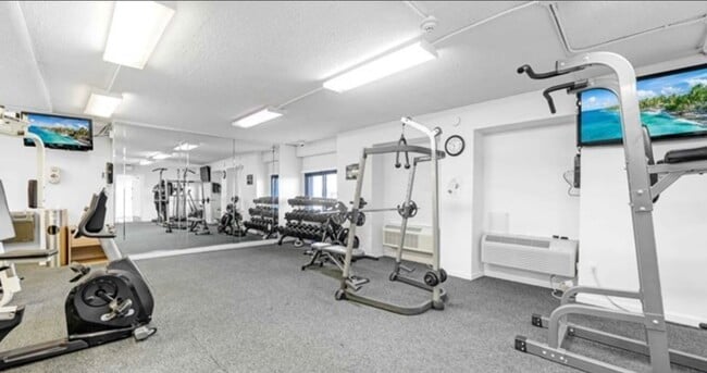 Building Photo - 150 Overlook Ave