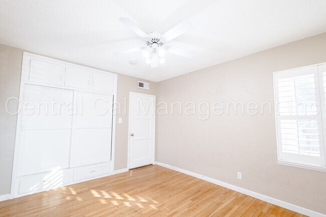 Building Photo - 2 Bedroom/1 Bath Home with Bonus Room  - $1650 per month!