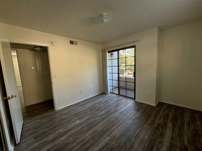 Interior Photo - 1232 Orange Grove Ave