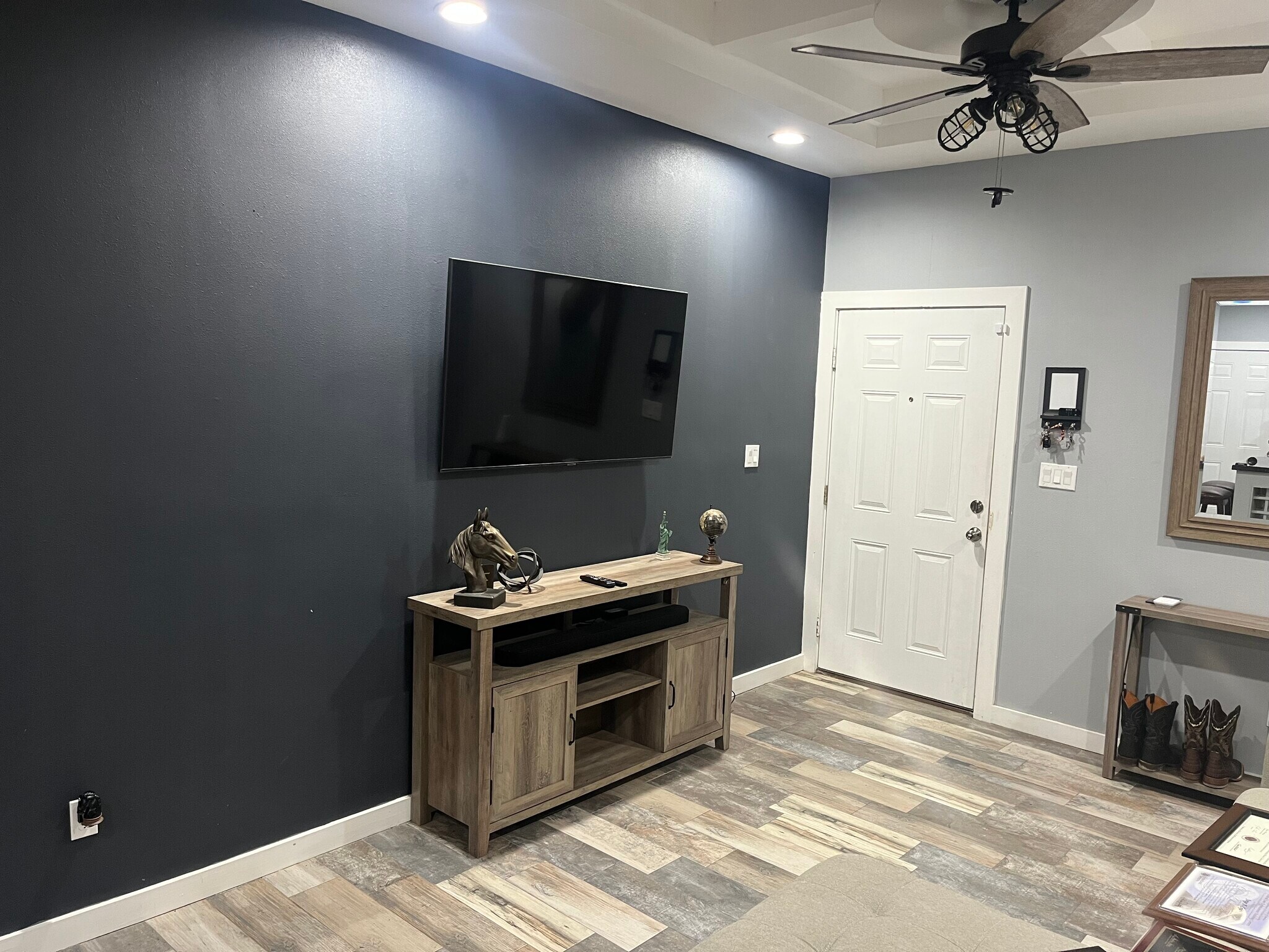 Building Photo - 2117 Taxco Ct