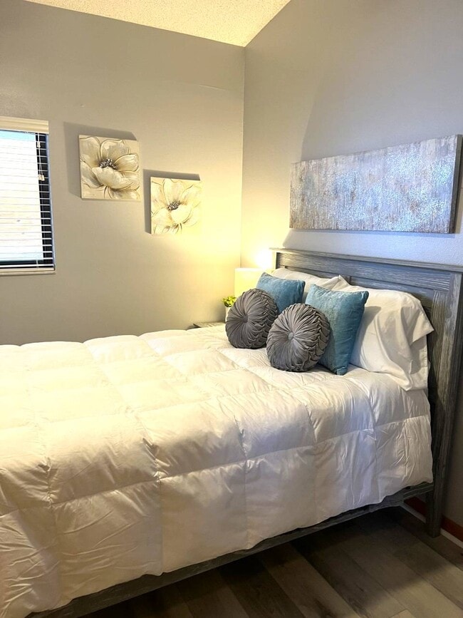 Building Photo - 4801 Casablanca Cir