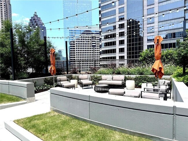 Building Photo - 1080 Peachtree St NE