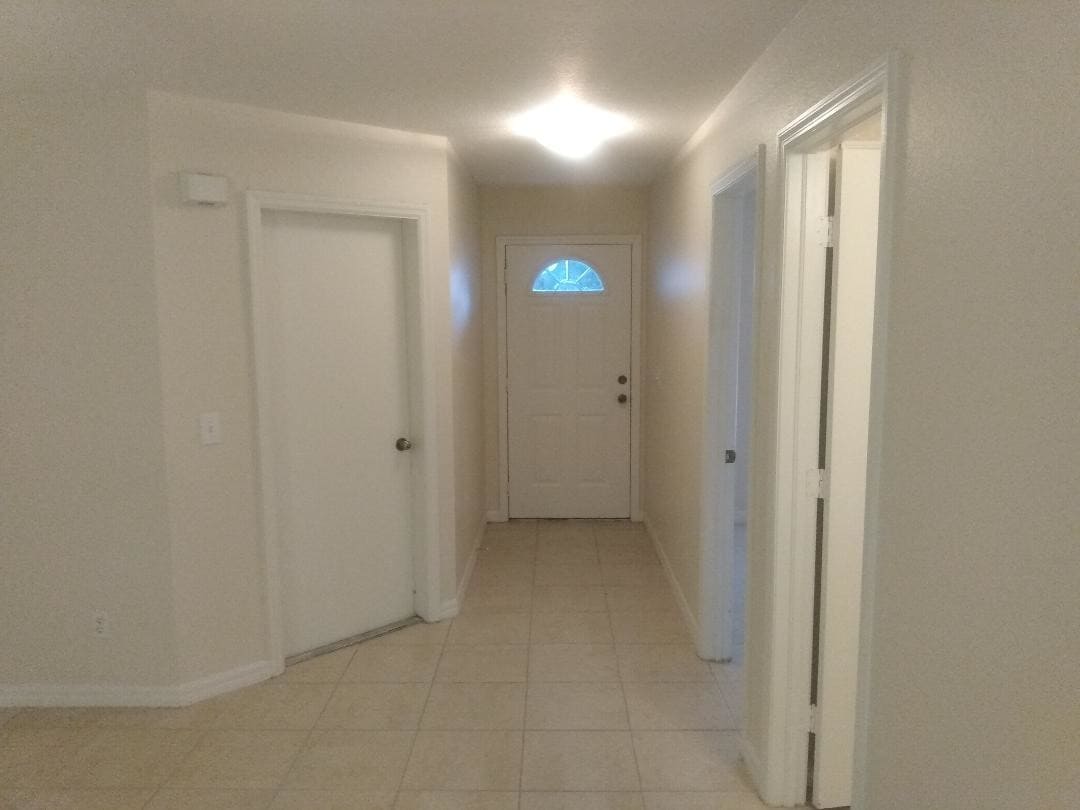 Building Photo - 7446 Pond Cir