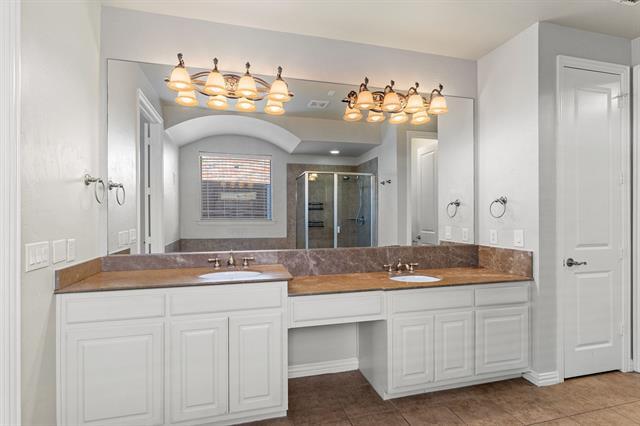 Building Photo - 4542 Carraway Dr