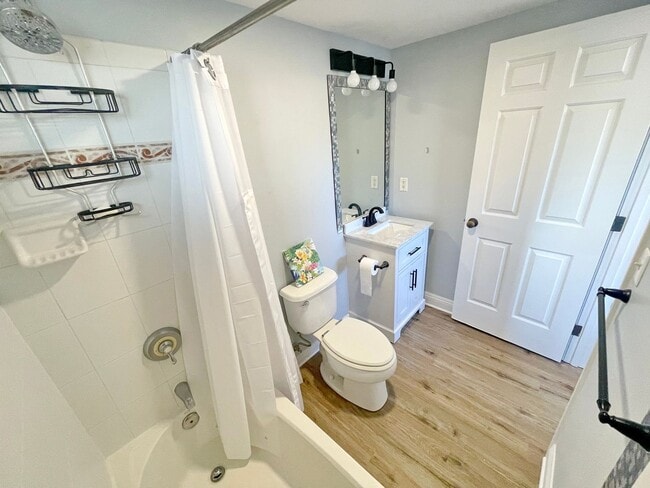 Building Photo - Coastal Comfort in Kihei at Villas at Keno...