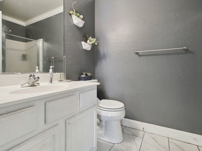 Building Photo - 7733 W Southgate Ave