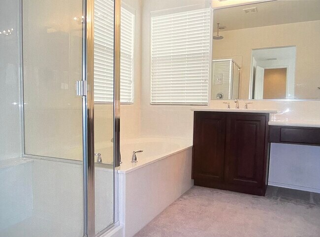 Building Photo - 1139 E Park Ave