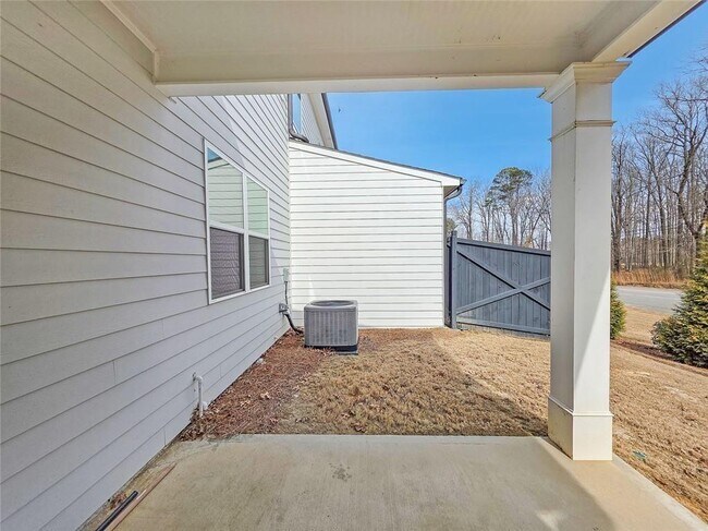 Building Photo - 5316 Briggs St