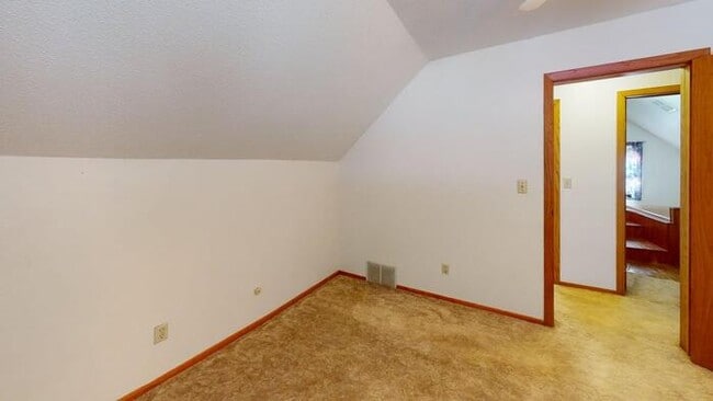 Building Photo - 1313 E Rosser Ave