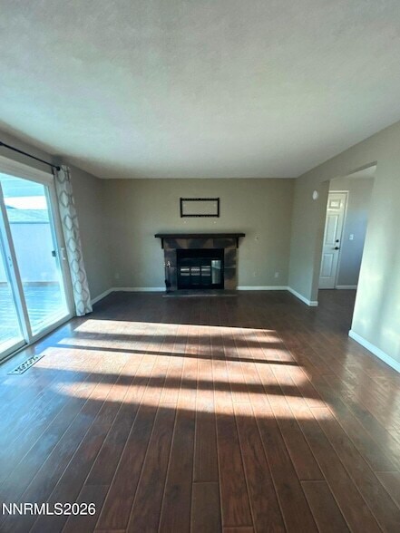 Building Photo - 415 Sycamore St