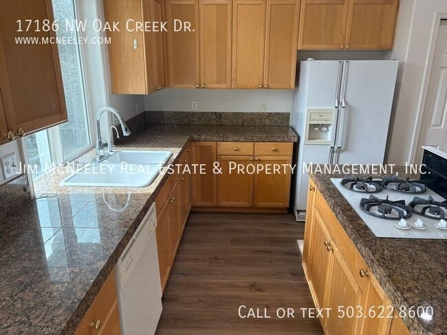 Building Photo - 17186 NW Oak Creek Dr