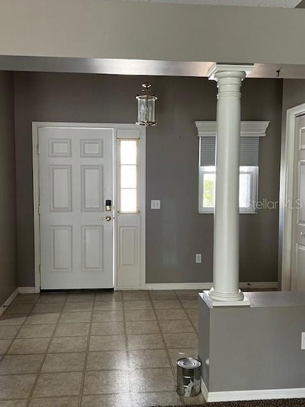 Building Photo - 731 Agua Way