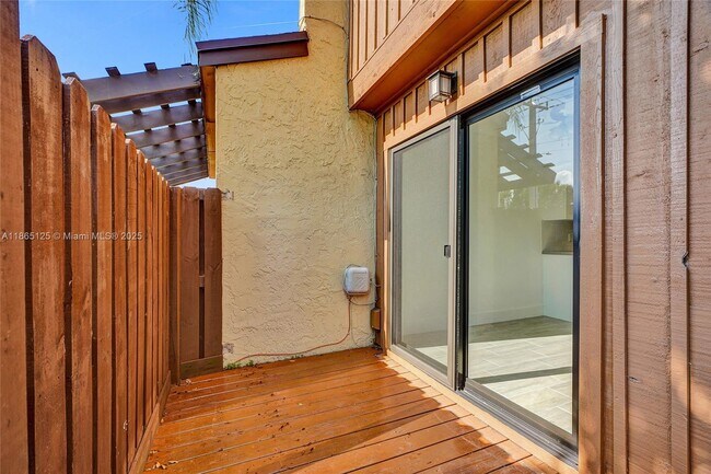 Building Photo - 4163 SW 85th Ave