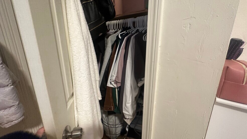 Building Photo - 18 Alton Pl