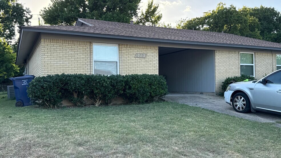 Exterior - 313 Rita Dr