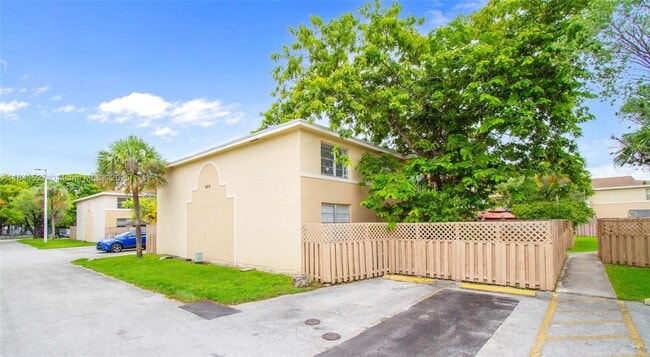 Building Photo - 4610 NW 79th Ave