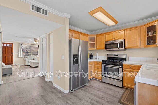 Building Photo - 2648 Alpine Blvd