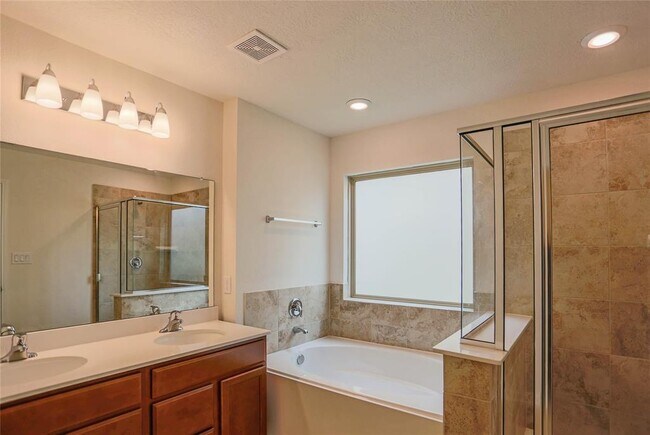 Building Photo - 2527 Boxwood Park