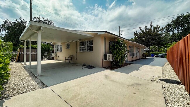 Building Photo - 286 NW 39th St