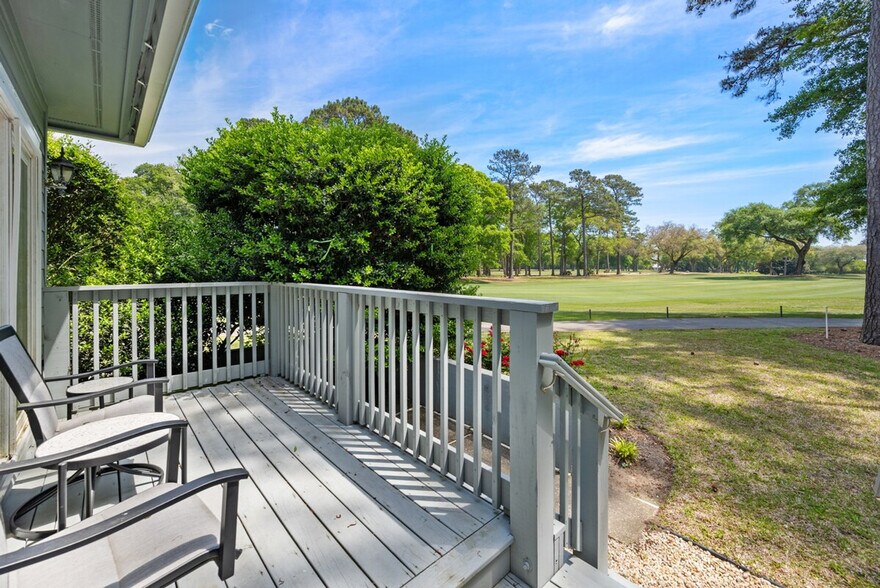 Building Photo - 235 Golden Bear Dr