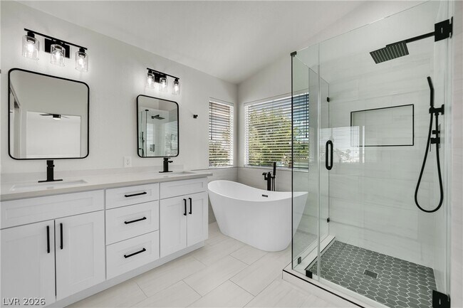 Building Photo - 2560 Sundew Ave