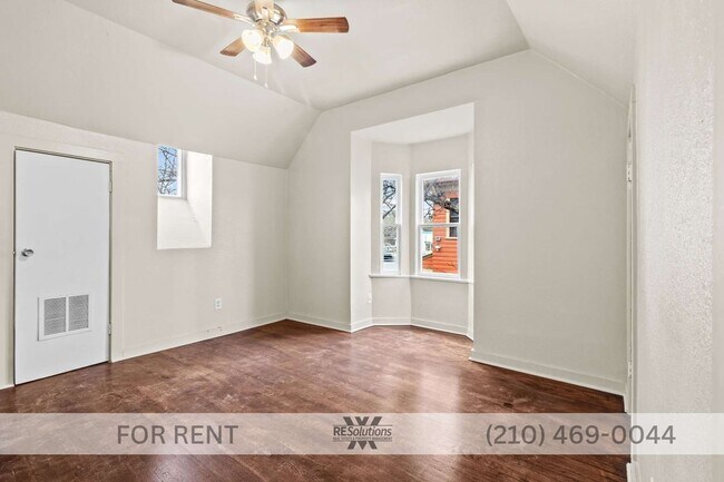 Building Photo - 1618 W Kings Hwy