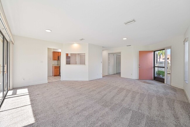 Building Photo - NOW AVAILABLE - First Floor Condo with 1 Car Garage in Eagle Ridge!