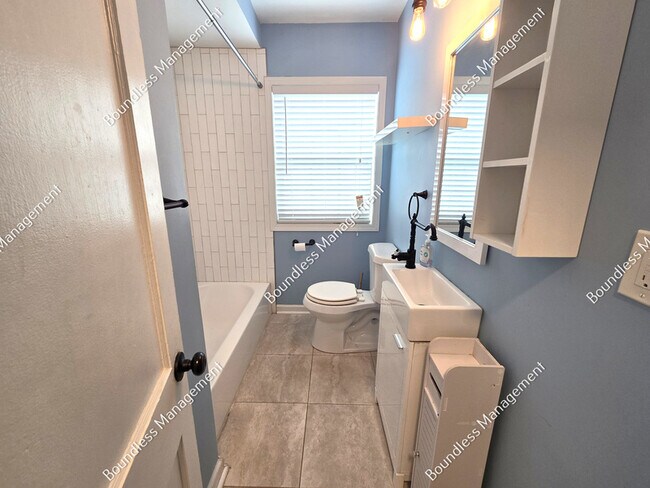 Building Photo - 2649 Jefferson Terrace