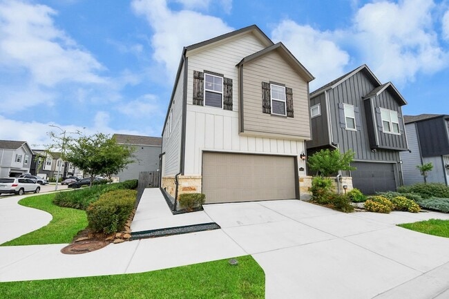 Building Photo - 3830 Glossy Lk Dr