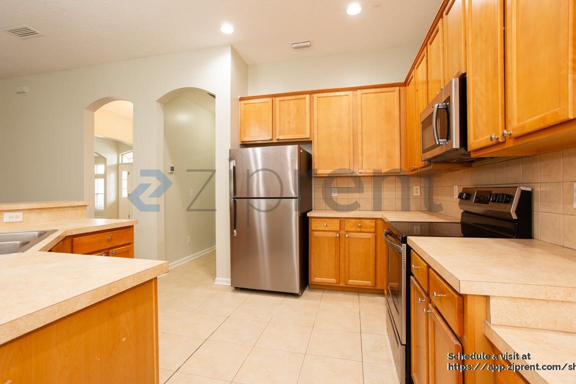 Building Photo - 909 Corsica Ln