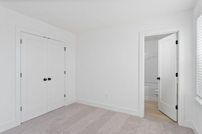 Building Photo - Be the first to live here. Donelson Nashvi...
