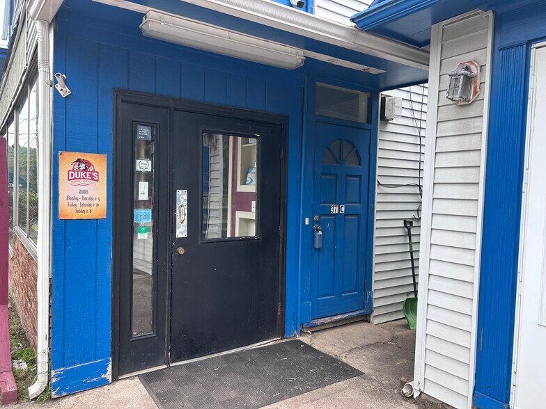 Primary Photo - 371 Pittstown Rd