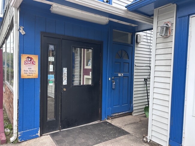 Building Photo - 371 Pittstown Rd