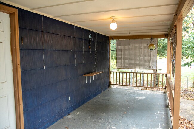 Building Photo - 9709 Bennington Ave