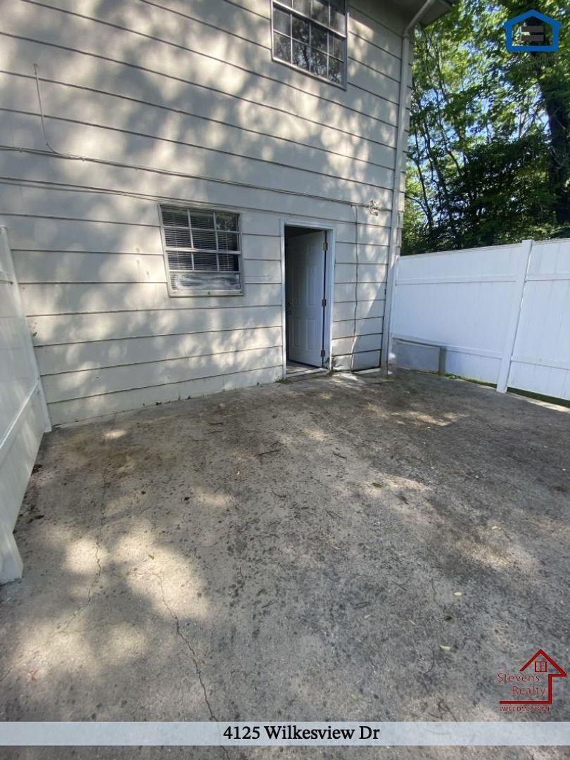 Building Photo - 4125 Wilkesview Dr