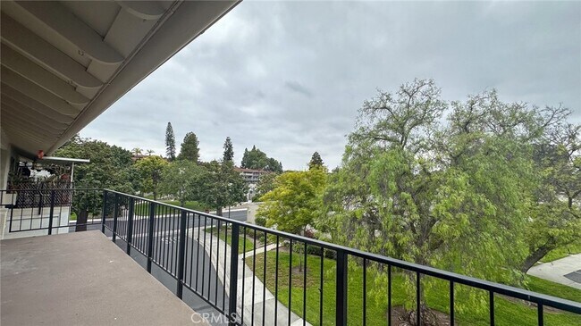 Building Photo - 2227 Via Puerta